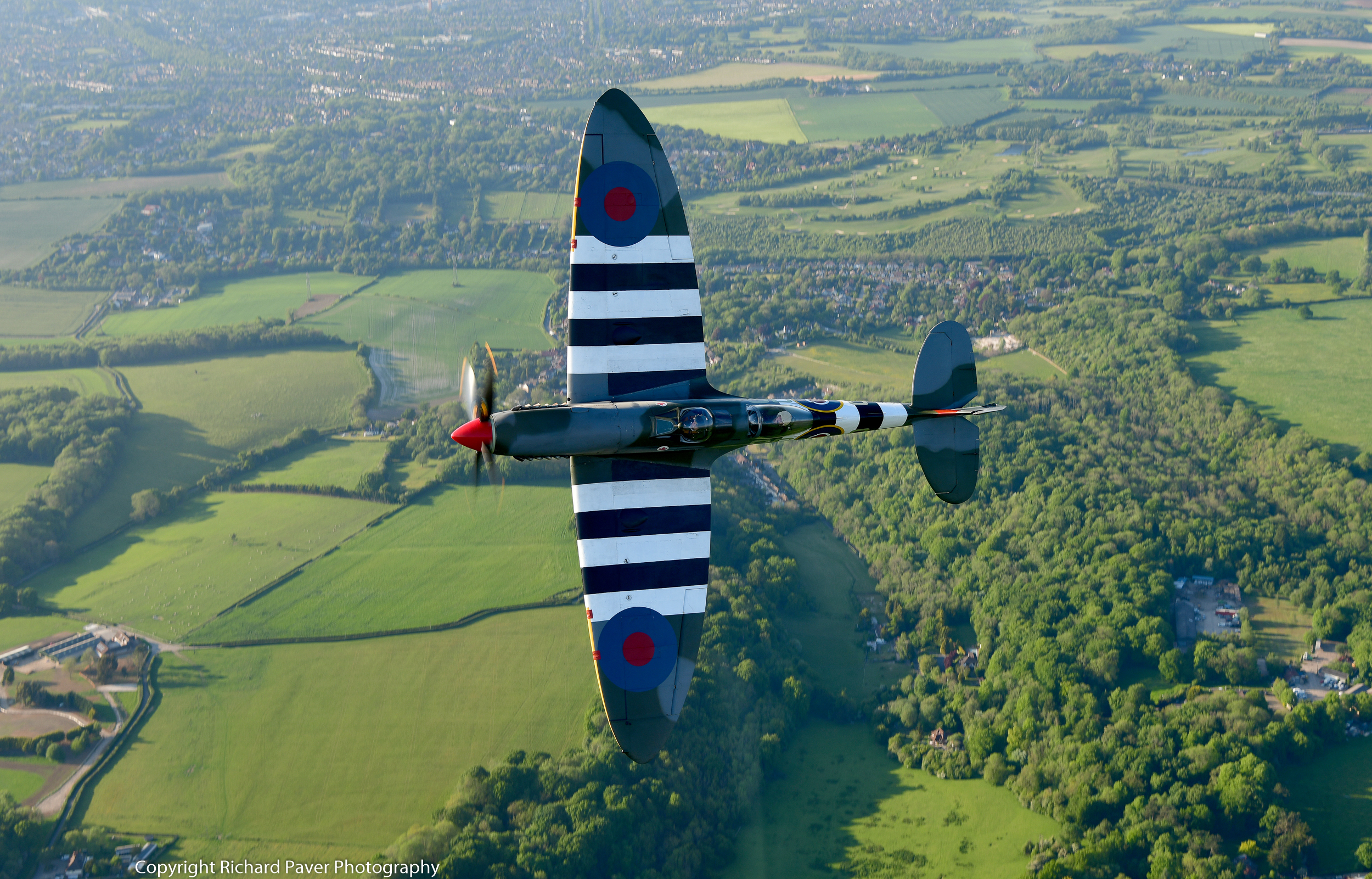 MJ627-Spitfire-available-for-Swansea-flights